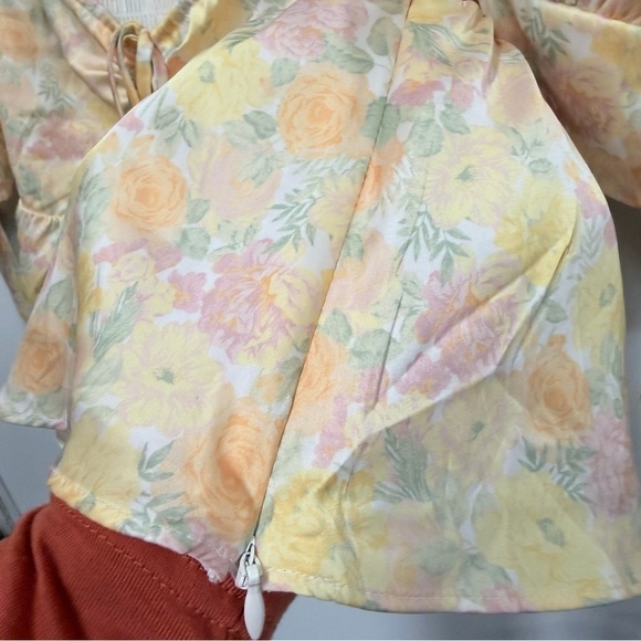 Wayf Terry Top in yellow Mini Roses pattern size medium - Picture 8 of 15